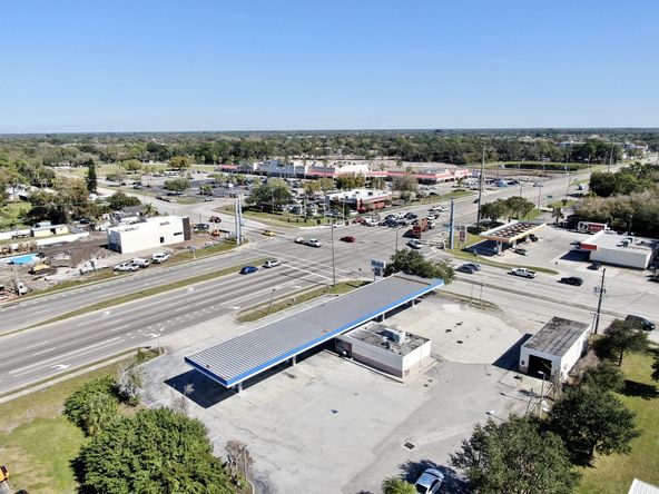 3270 53rd Ave E, Bradenton, FL 34203